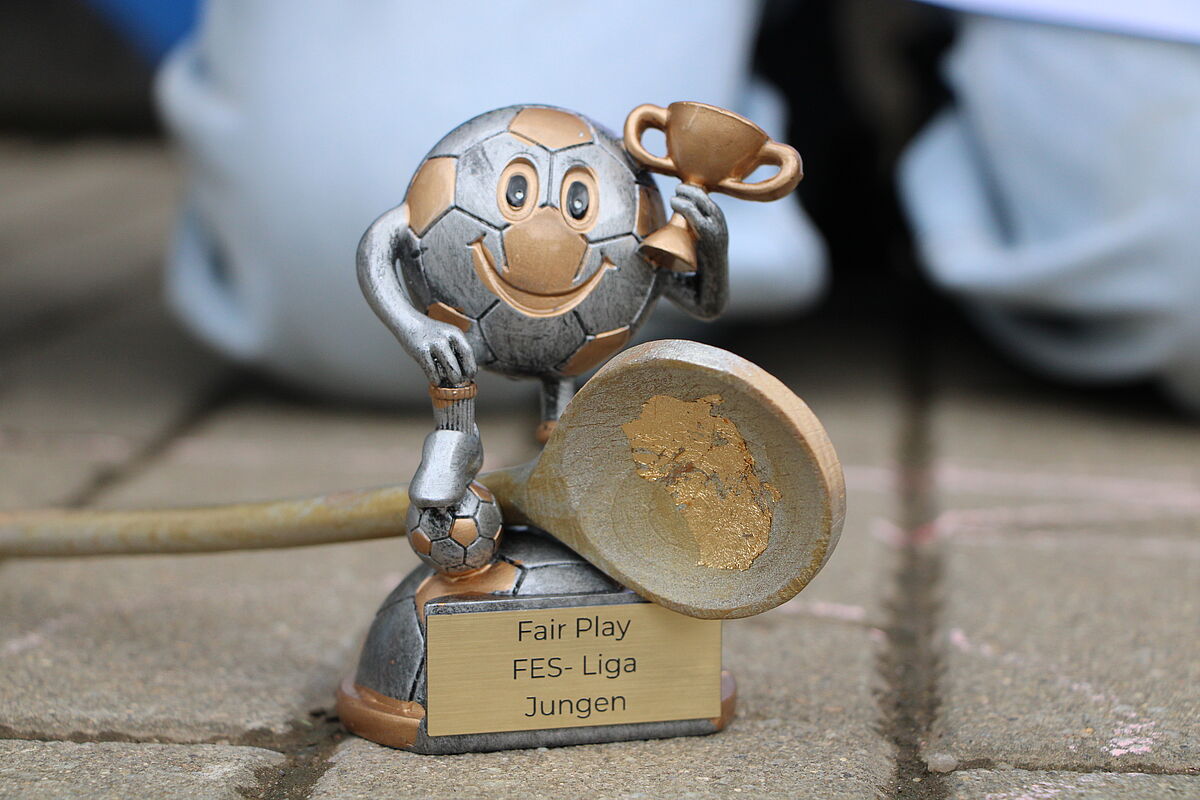 Die fairsten Spieler bekommen diesen Pokal verliehen.